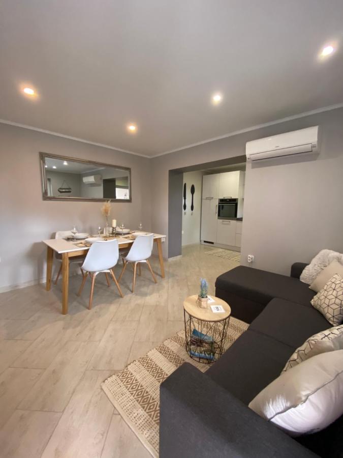Apartman Petra Gustirna エクステリア 写真