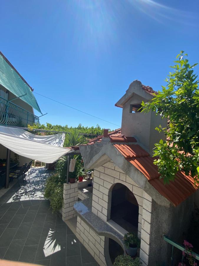 Apartman Petra Gustirna エクステリア 写真